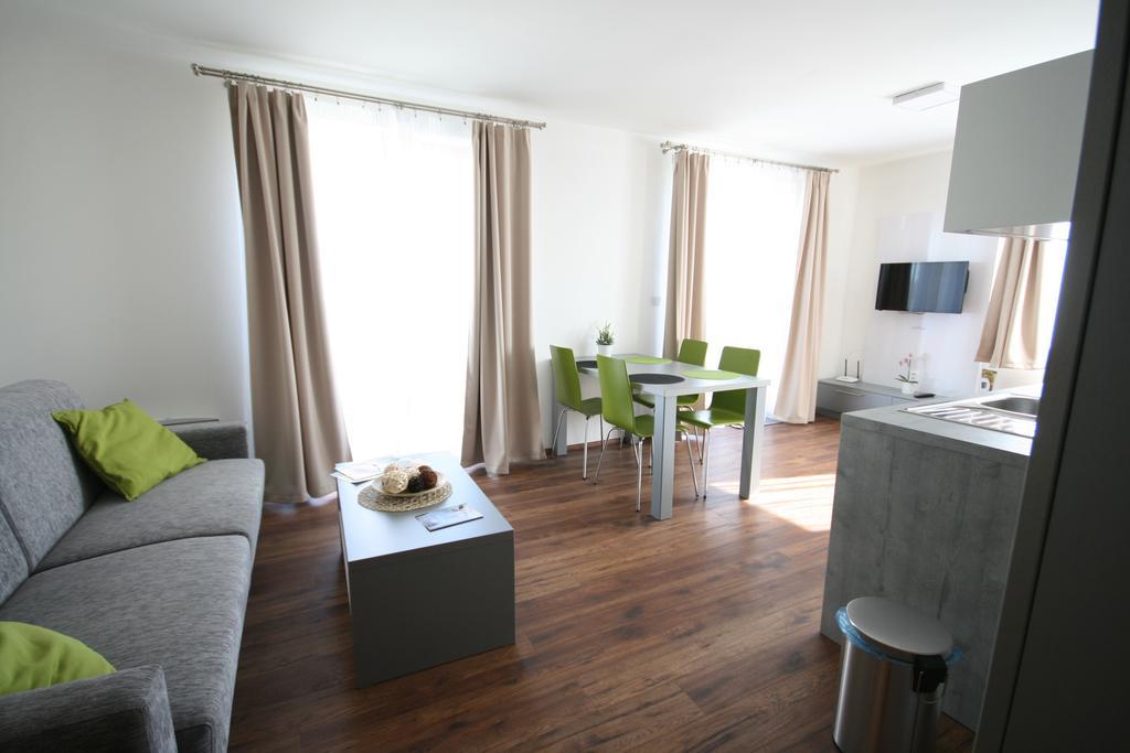 Apartmany Apollon Resort レドニツェ エクステリア 写真
